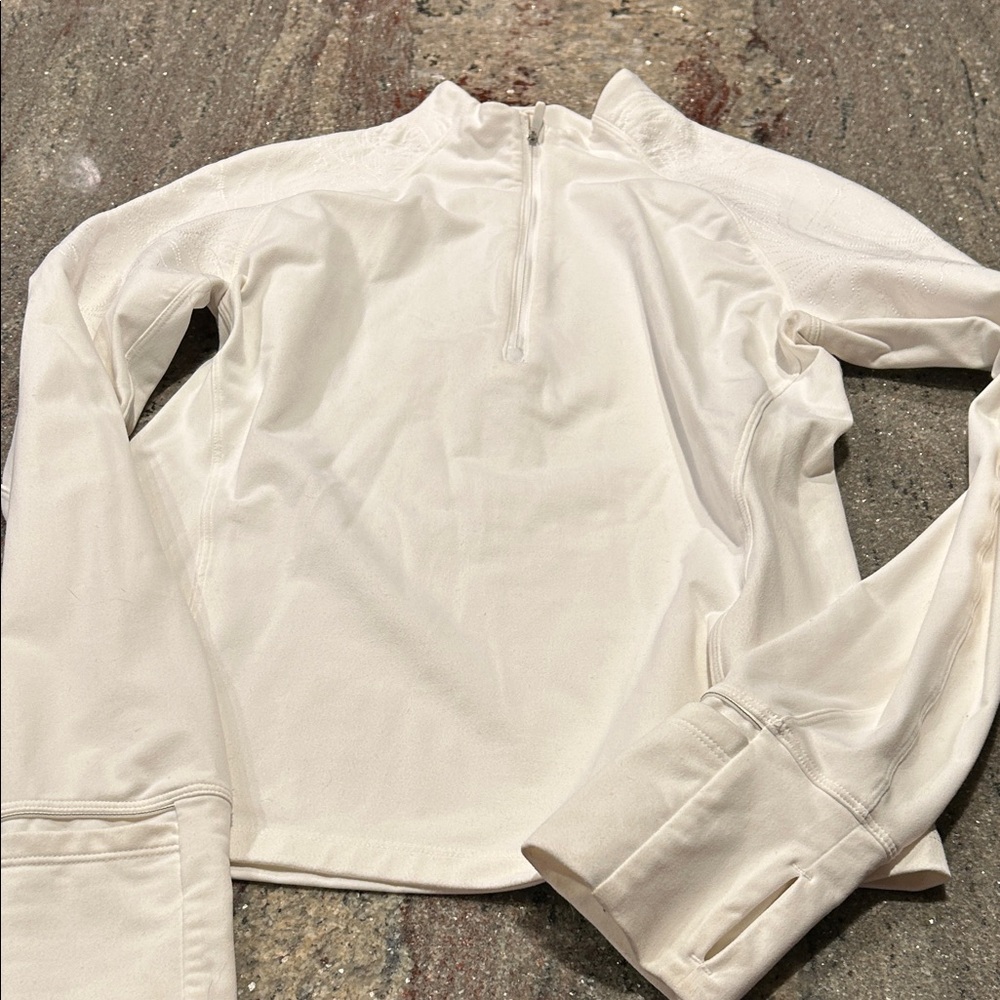 Lululemon Embroidered Long Sleeve Half Zip Sz 8